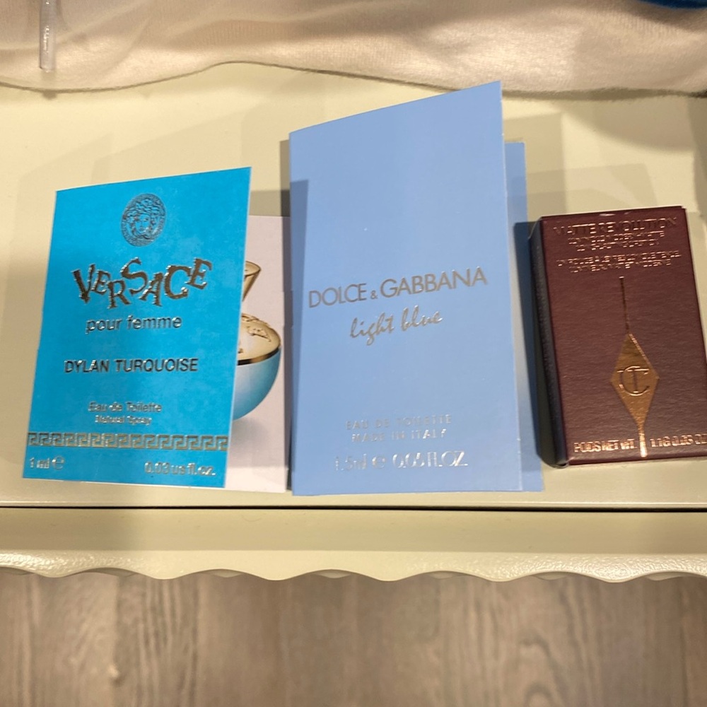 Brand new makeup sampler